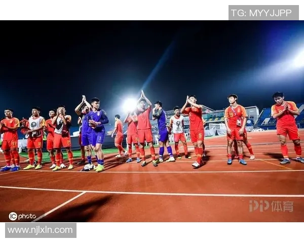 足球明星转身新篇章揭秘他们的成长与辉煌历程